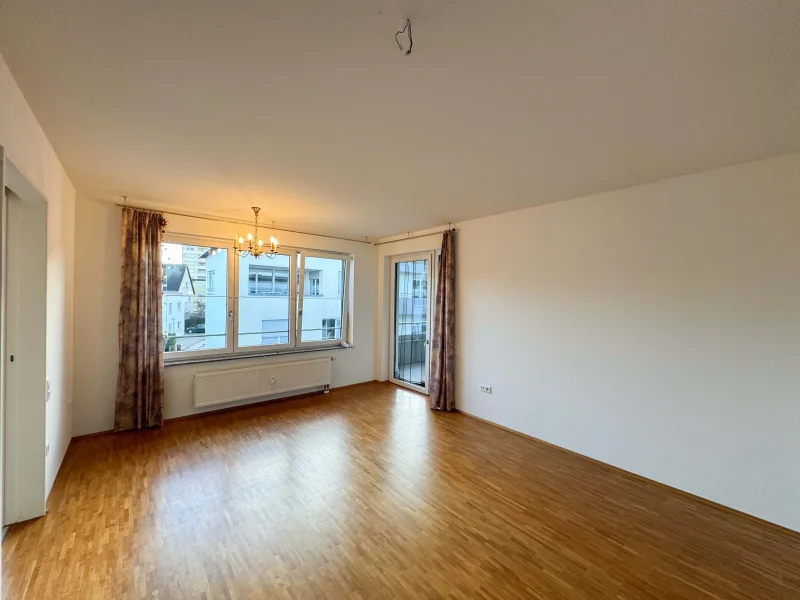 Wohnbereich mit Zugang zum Balkon - Wohnung kaufen in Lindau - Seniorenwohnung im Allgäustift Lindau