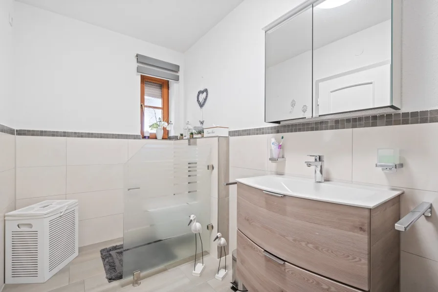 Wohnung EG: Badezimmer