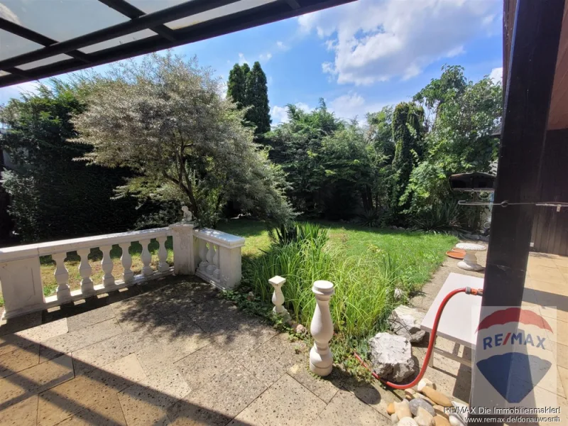 Terrasse / Garten - Haus kaufen in Neusäß - Nähe Klinikum - Attraktiver Atriumbungalow in sehr ruhiger Lage