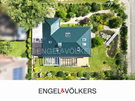 Vogelperspektive - Haus kaufen in Norderstedt - Bungalow auf Traumgrundstück