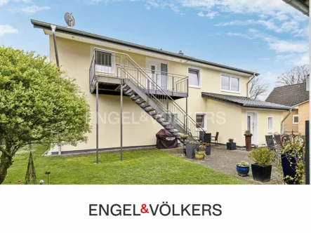 Titelbild - Haus kaufen in Schmalfeld - Top saniertes Zweifamilienhaus