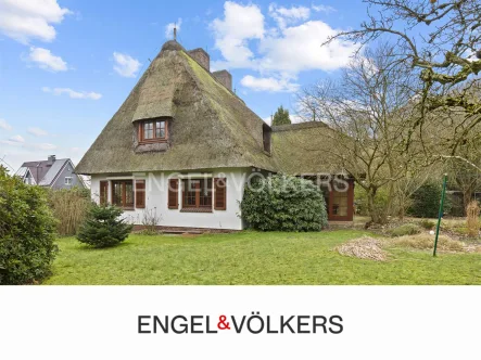 Titel - Haus kaufen in Kisdorf - Charmantes Reetdachhaus mit historischem Flair