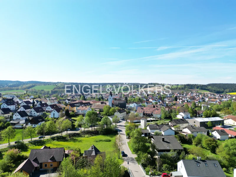 Drohnenaufnahme - Blick über die Gemeinde