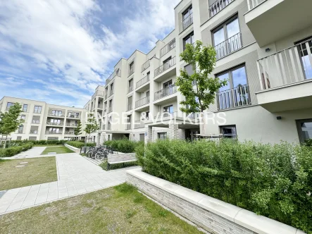 Außenanlage Nord - Eingang - Wohnung kaufen in Regensburg - Neuwertige und exklusive 2-Zimmer-Wohnung im Dörnberg Quartier