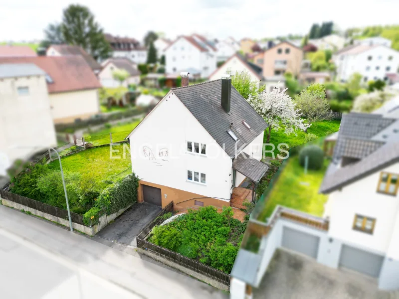 Drohnenaufnahme - Haus kaufen in Regensburg - EFH auf attraktivem Grundstück in Bestlage