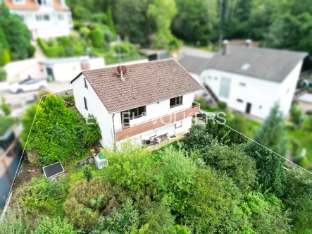 Hausansicht - Drohnenaufnahme - Haus kaufen in Nittendorf - Einfamilienhaus mit Potential: Sanierungsobjekt mit großem Grundstück