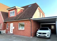 Vorderansicht mit Carport