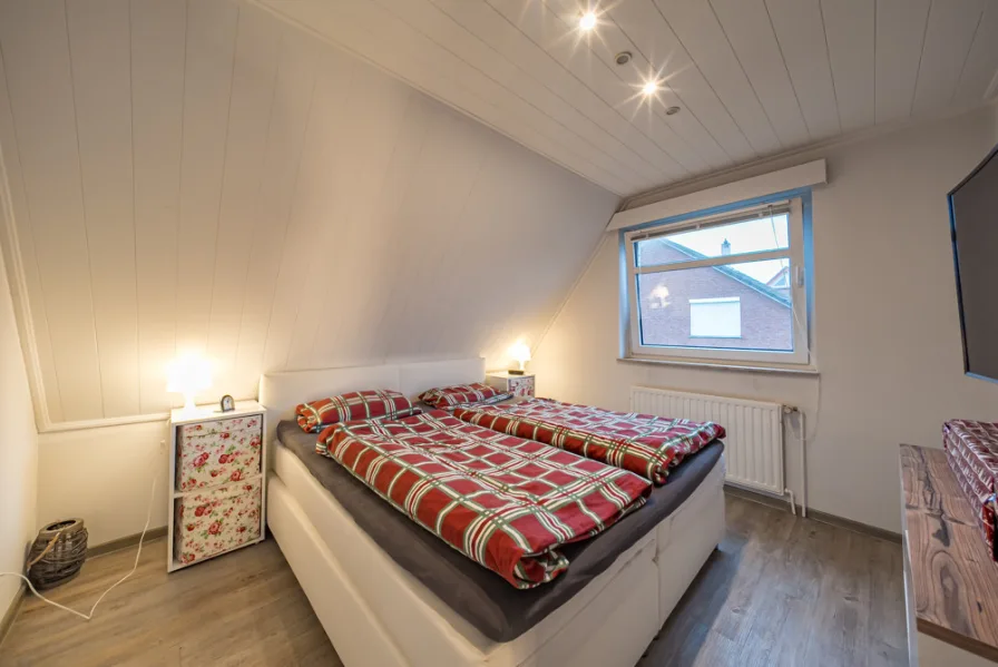 Schlafzimmer 1