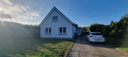 Außenansicht - Haus kaufen in Oldenburg - Teilweise vermietetes Wohnhaus in guter Lage von Alexandersfeld