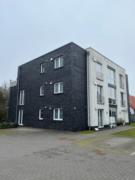 Außenansicht - Wohnung kaufen in Oldenburg - Hochwertige 2-Zimmer Wohnung (ca. 61 m²) in Oldenburg