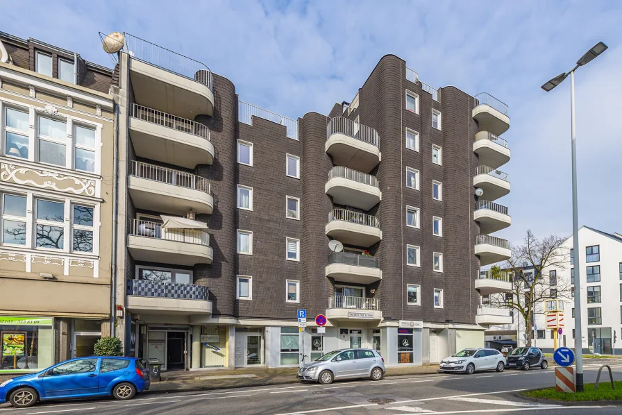 Hausansicht - Wohnung kaufen in Hilden - Wohnen mit Weitblick: Attraktive 3-Zimmer-Wohnung mit 2 Balkonen in der Hildener City