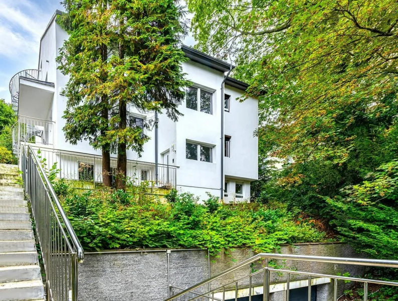 Außenansicht - Haus kaufen in Mettmann - Traumhafte Villa in Mettmann: Moderne Eleganz in bester Hanglage