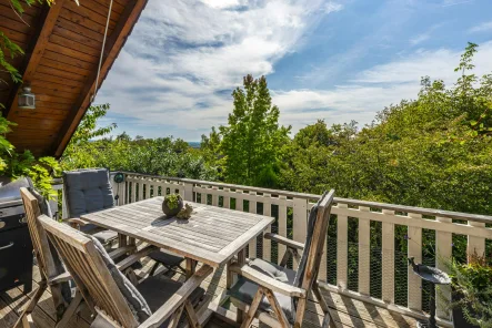 Balkon - Wohnung kaufen in Erkrath - Luxuriöse 3-Zimmer-Wohnung mit großem Südbalkon in Erkrath-Trills. Stilvoll & ruhig, nah an Düsseldorf