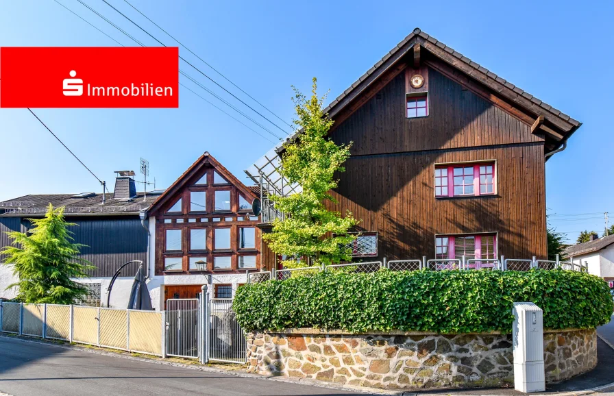 Straßenansicht - Haus kaufen in Dornburg - Bezauberndes Wohnensemble mit Charme in Dornburg-Dorndorf