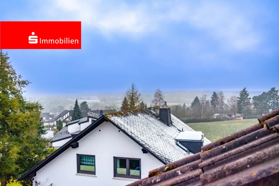 Blick von Terrasse - Wohnung kaufen in Bad Camberg - Kapitalanlage: Dachgeschosswohnung in exponierter Lage von Bad Camberg 