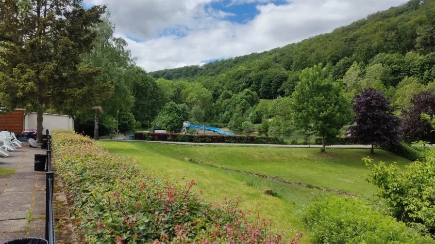 Blick zum ehemaligen Freibad