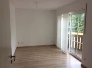 Büro mit Austritt auf Balkon