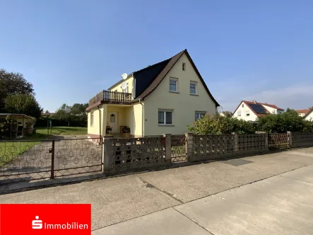 Titelbild - Haus kaufen in Roßleben-Wiehe - Freistehendes Einfamilienhaus mit großzügigem Grundstück 