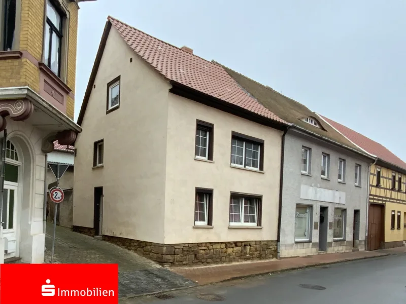 Titelbild - Haus kaufen in Roßleben-Wiehe - Pflegeleichtes Grundstück im Zentrum der Stadt