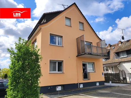 Außenansicht - Wohnung kaufen in Mörfelden-Walldorf - ***Moderne 3 Zi.Whg. mit großer Terrasse, TGL & Keller in 3 Familienhaus in Feldrandlage***