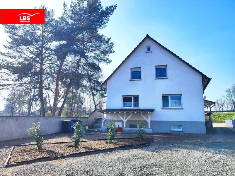 Außenansicht Hofseite - Wohnung kaufen in Bischofsheim - ***Charmante 4 Zimmer-Wohnung in kleiner Wohneinheit, renoviert + eigener Kellerraum***