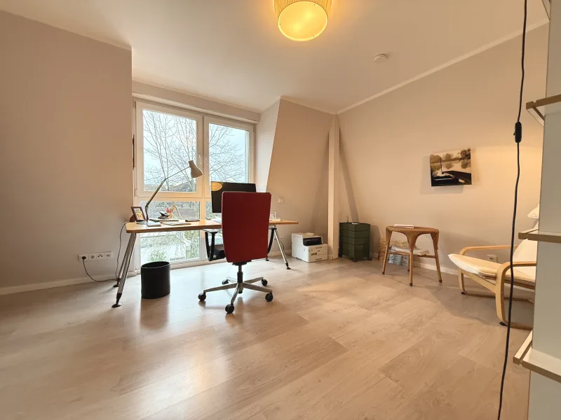 Schlafzimmer/Büro DG