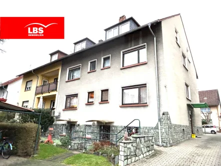 Haus Ansicht von hinten - Haus kaufen in Frankfurt - ***Gepflegtes MFH in Griesheim mit 4-6 Wohnungen- z.T. vermietet - auf  Erbpachtgrundstück ***