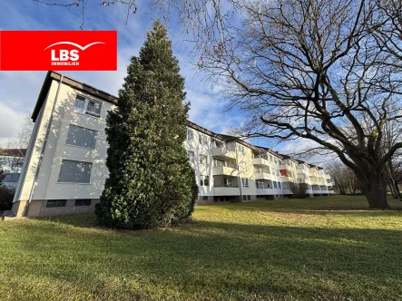 Hausansicht - Wohnung kaufen in Großkrotzenburg - ***Bezugsfreie, große MODERNISIERTE 4-Zi-Whg in guter Lage von Großkrotzenburg ***