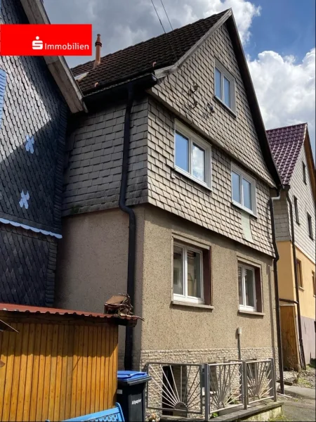Ansicht - Haus kaufen in Steinbach-Hallenberg - ...zentrale Lage - kurze Wege !