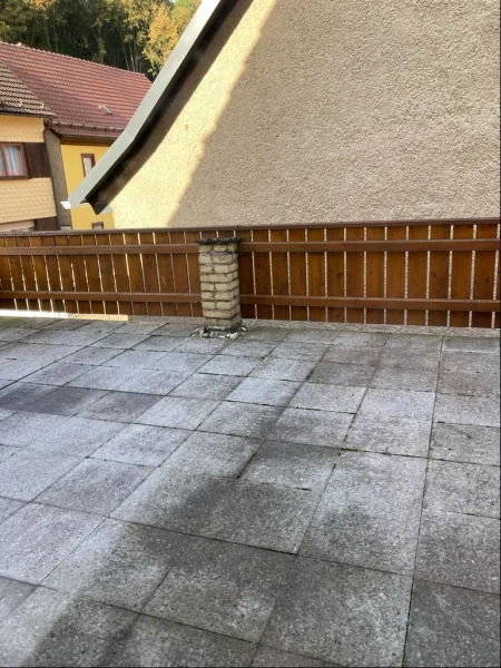 große Terrasse / von der Küche Erdgeschoss begehbar