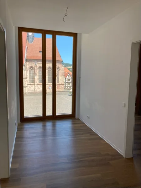 Leseecke mit Blick auf den Altmarkt & Stadtkirche St.Georg