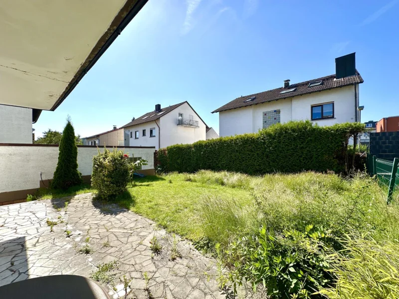 Terrasse mit Garten