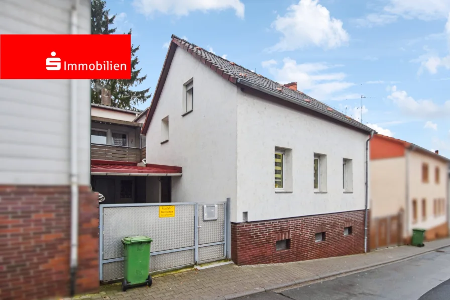 Straßenansicht - Haus kaufen in Ober-Ramstadt - Einfamilienhaus in Ober-Ramstadt