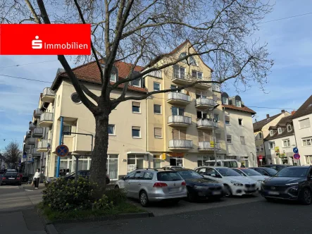 Strassenansicht links - Wohnung kaufen in Hanau - Kapitalanlage oder Eigennutzung? Vermietete 2-Zimmer-Wohnung in Top Innenstadt-Lage von Hanau 