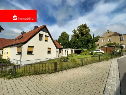  - Haus kaufen in Kriebitzsch - Kleines Haus mit Garage und Garten 