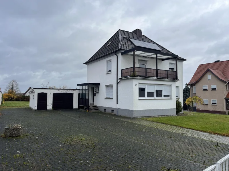  - Haus kaufen in Heringen - Wohnhaus mit Garage im Herzen von Heringen
