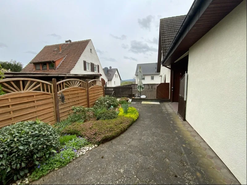 Rückansicht Wohnhaus mit Blick auf die Terrassen