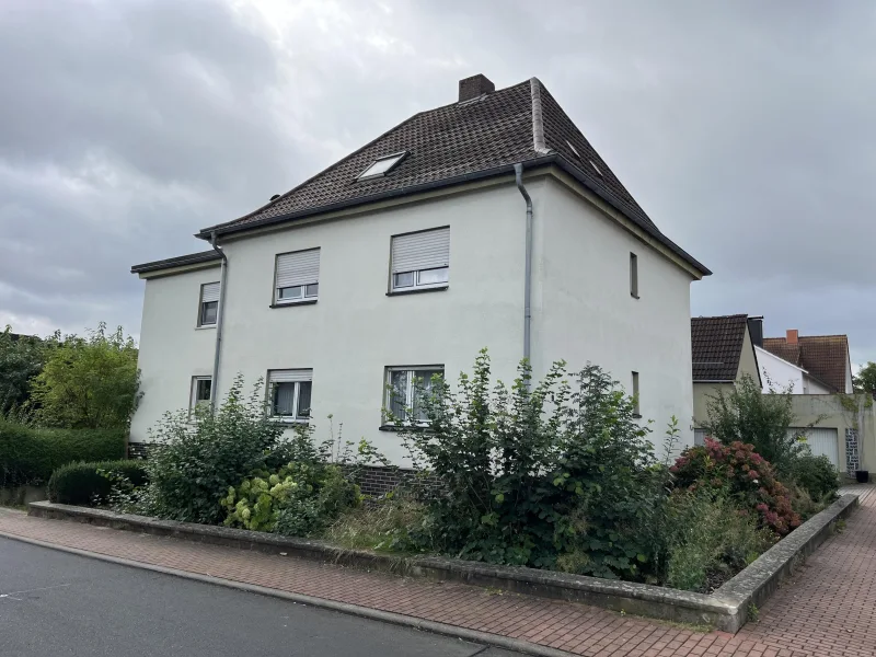  - Haus kaufen in Heringen - Wohnhaus mit 3 Garagen in Wölfershausen 