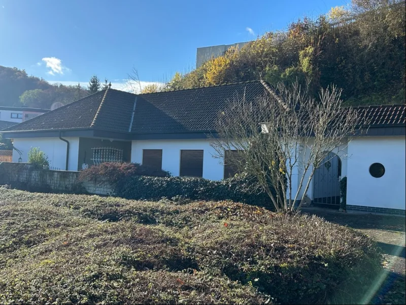 Ansicht von Norden - Haus kaufen in Rotenburg - Bungalow mit Herz!