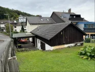 Nebengebäude - Carport und Rückansicht Wohnhaus