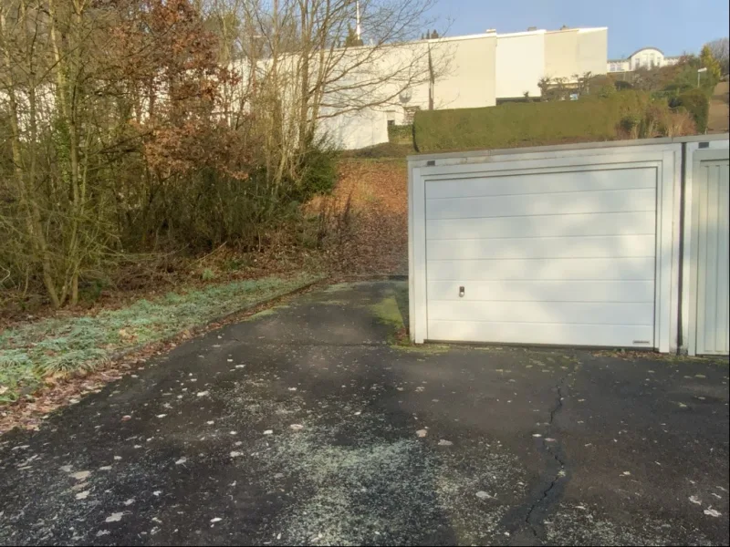 Garagengrundstück mit zusätzlichen Stellplatz