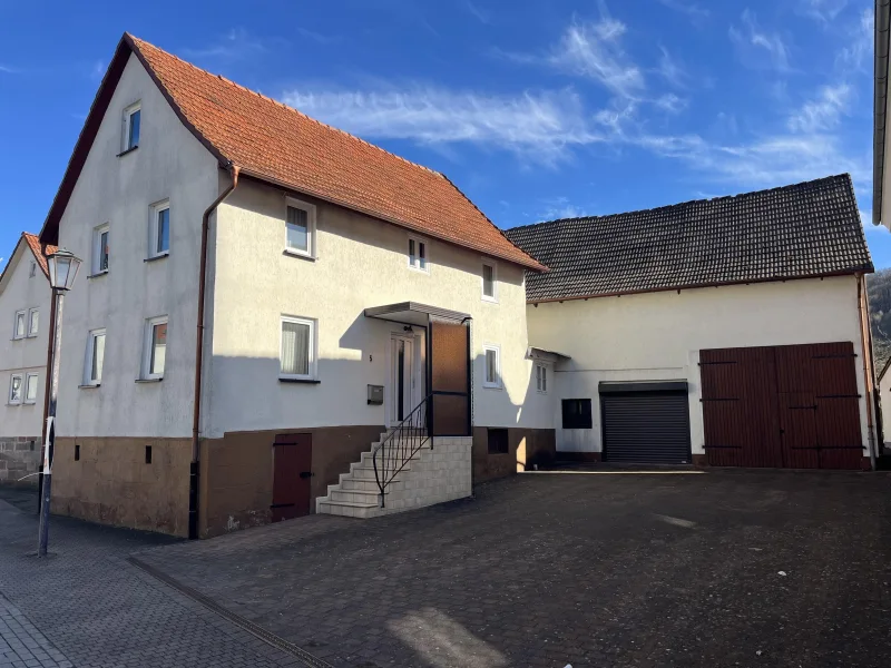  - Haus kaufen in Friedewald - Wohnhaus mit Nebengebäude im Herzen von Friedewald