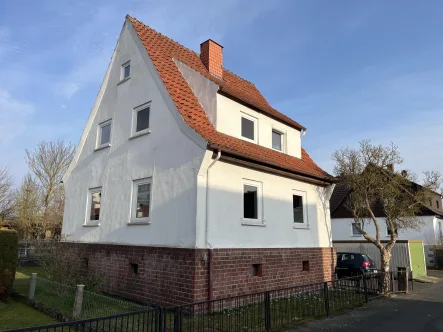  - Haus kaufen in Schenklengsfeld - Wohnhaus mit Garage in Oberlengsfeld