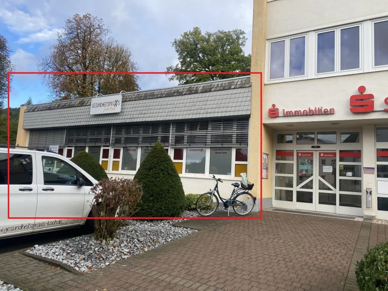 Straßenansicht - Büro/Praxis mieten in Philippsthal - Attraktive Praxis-/Büroräume in Philippsthal