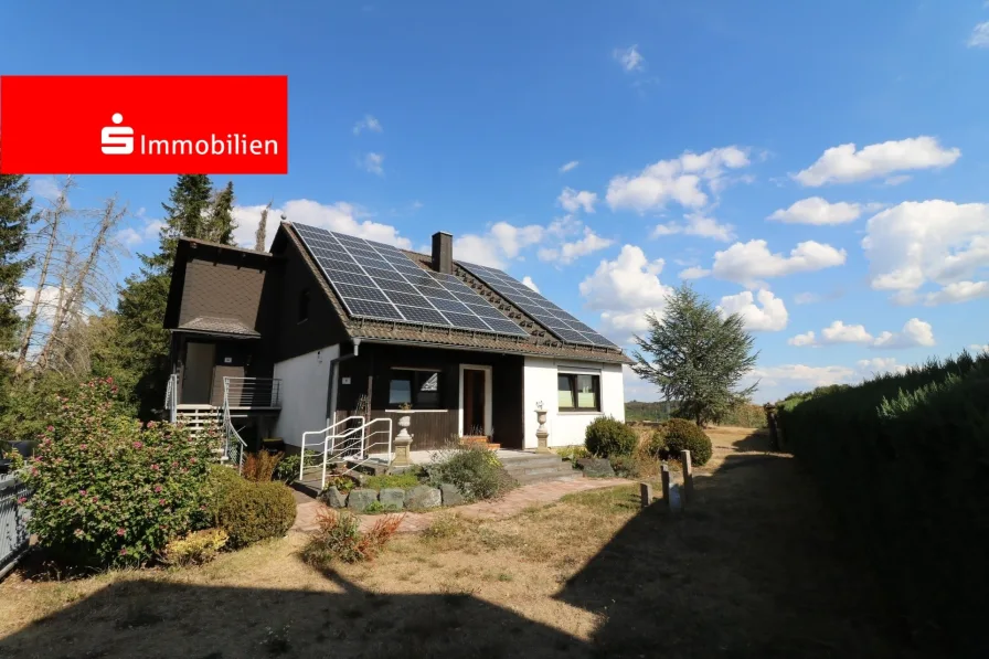 Gartenansicht - Haus kaufen in Siegbach - Wohnen, wo andere Urlaub machen!Seltene Gelegenheit in naturnaher Lage!