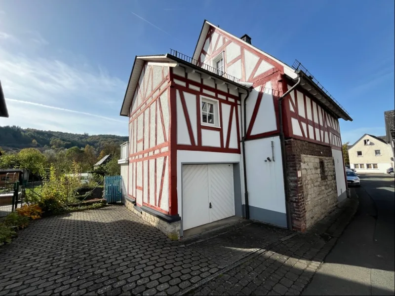 Seitenansicht Haus II mit Garage