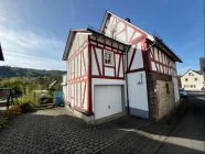 Seitenansicht Haus II mit Garage