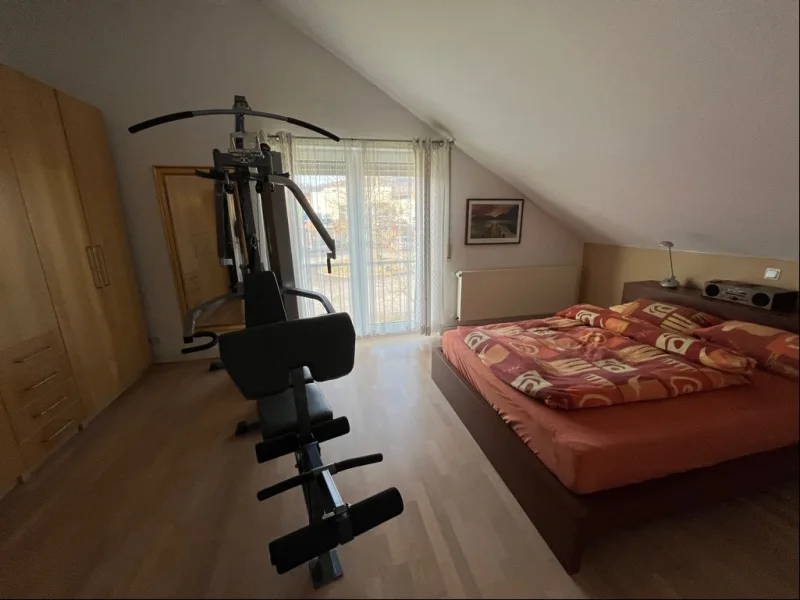 Schlafzimmer DG