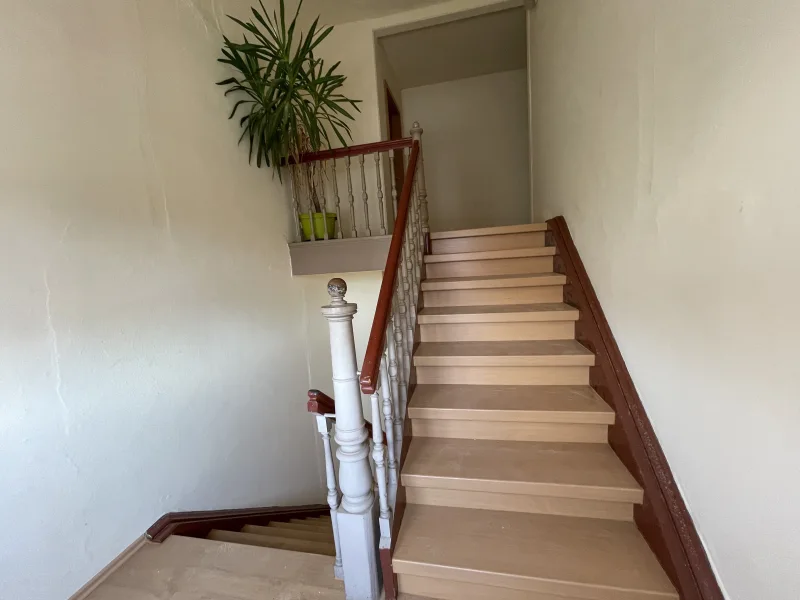 Treppen Haus zum DG