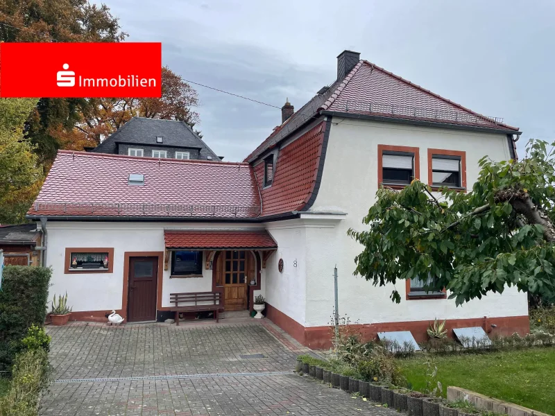 Außenansicht - Haus kaufen in Münchenbernsdorf - Teilsaniertes Einfamilienhaus in Zentrumsnähe
